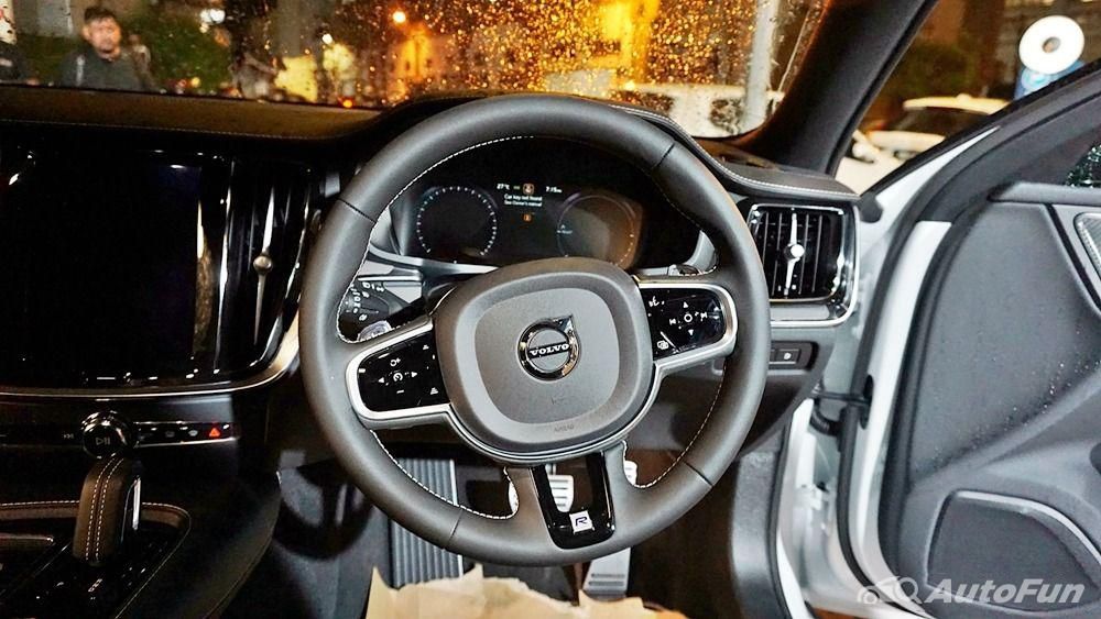 Volvo S60 2019 Interior 005