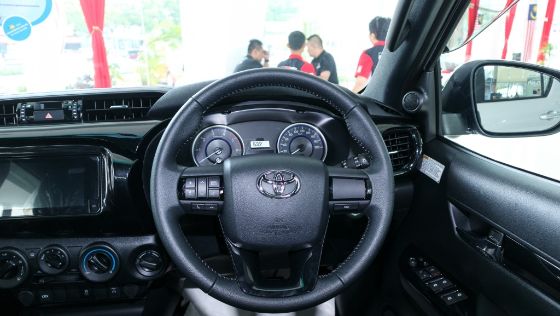 Toyota Hilux 2019 Interior 005