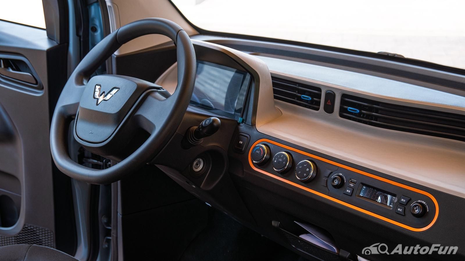2021 Wuling Mini EV Upcoming Version Interior 002