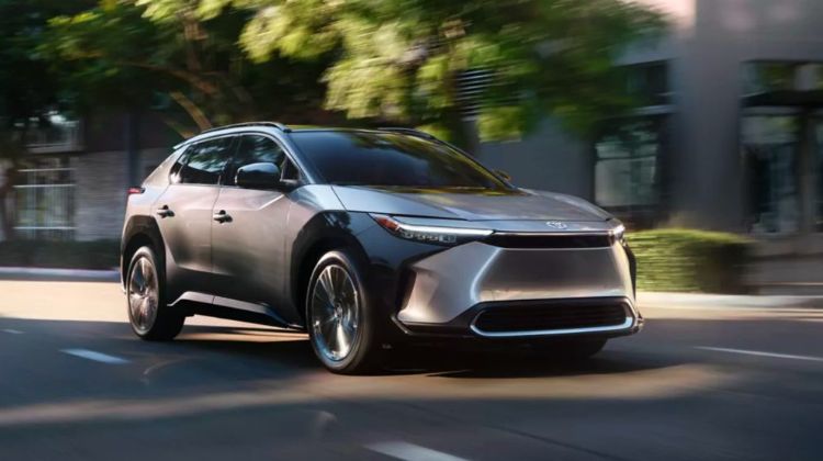 Toyota Lebih Tertarik Hybrid dan Hidrogen Dibanding EV, Kijang Innova Listrik Batal?