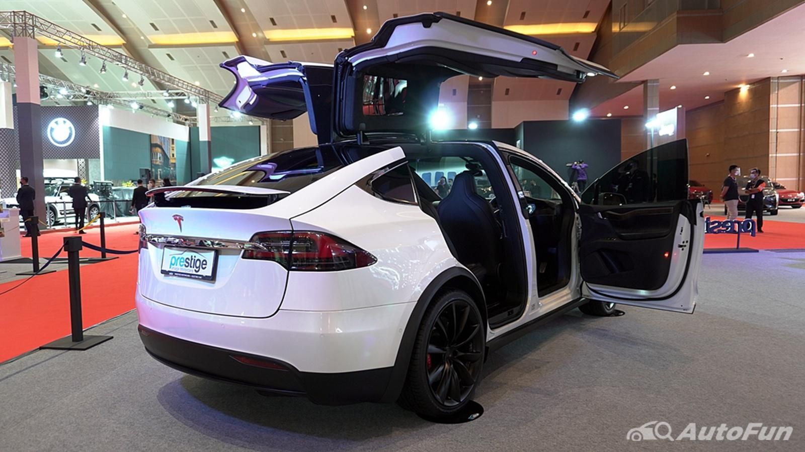 2021 Tesla Model X Eksterior 002