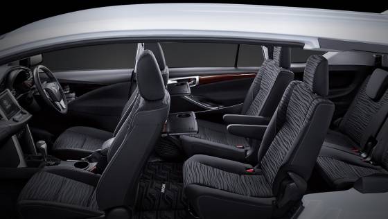 2020 Toyota Kijang Innova 2.0 V A/T Interior 006
