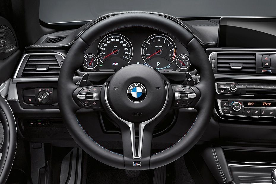 BMW M4 Coupe 2019 Interior 001