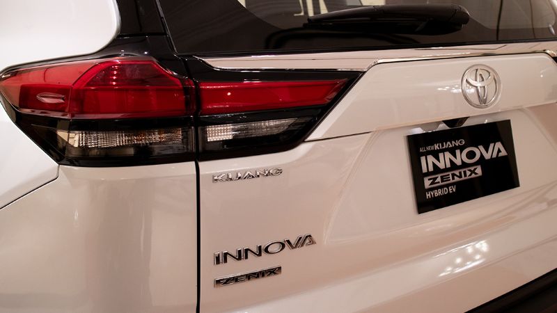 Toyota Kijang Innova Zenix