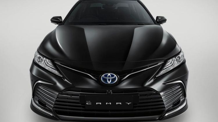 Toyota Luncurkan Toyota Camry Hybrid Facelift, Makin Canggih Tapi Tetap “Murah”