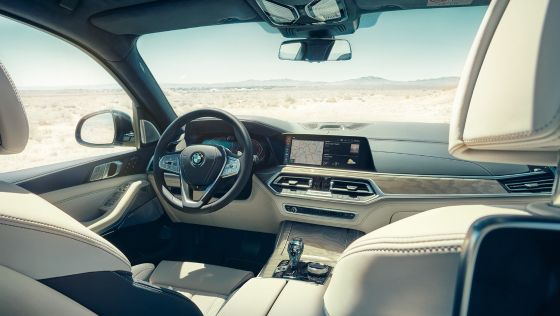 2021 BMW X7 xDrive40i Opulence Interior 001