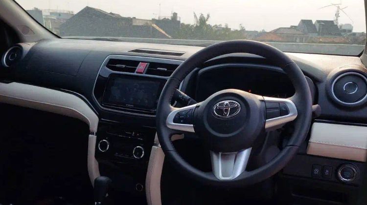 Adu SUV RWD Harga Rp300 Jutaan, Toyota Rush Baru Lebih Oke dari Fortuner Bekas?
