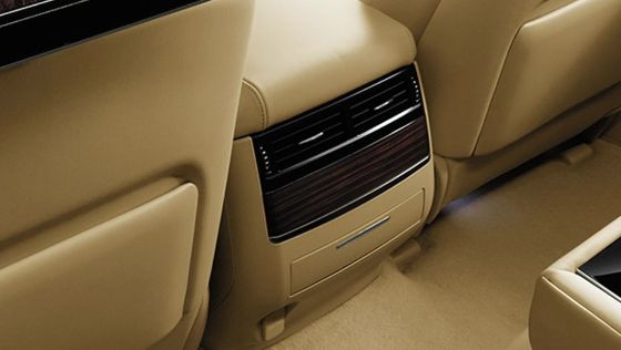 Lexus LX 2019 Interior 006
