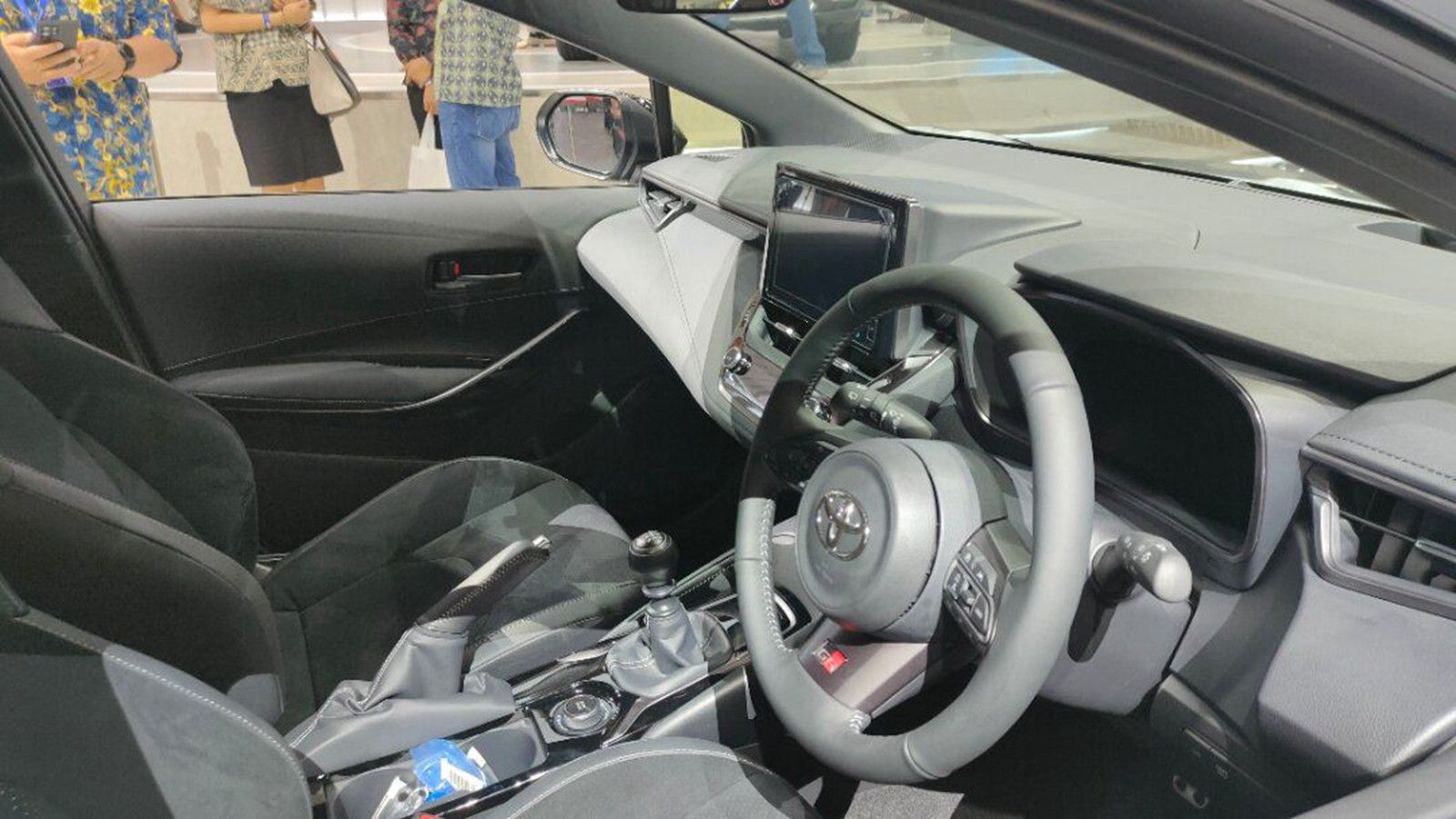 Toyota GR Corolla 2023 Interior 003