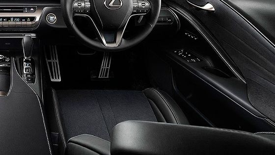 Lexus LC 2019 Interior 002