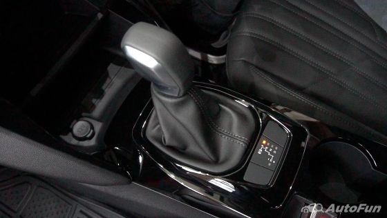 Peugeot 2008 2022 Interior 008