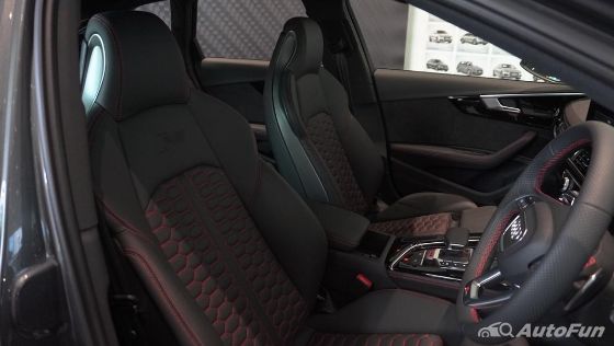 2021 Audi RS 4 Avant Interior 068