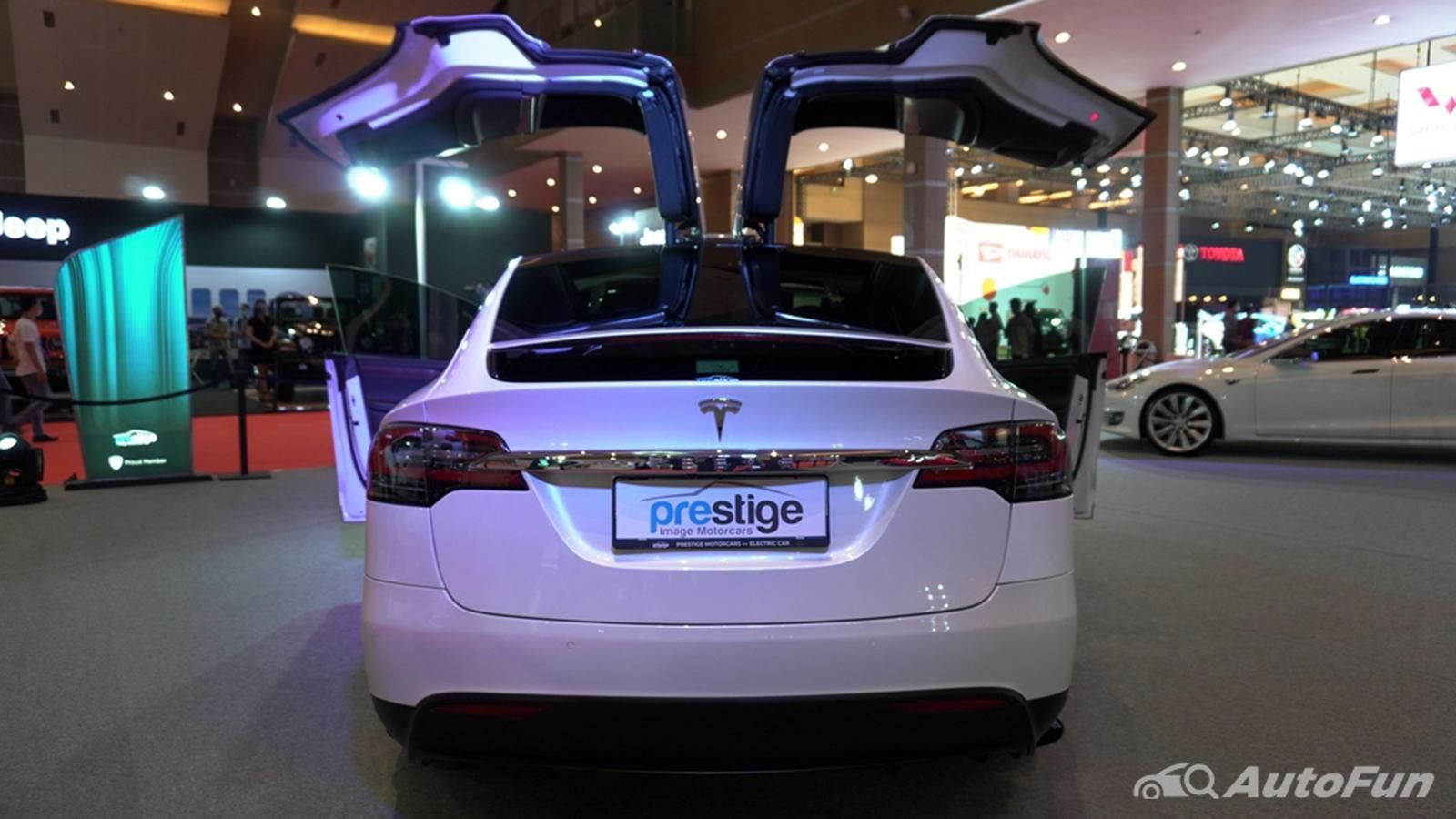 2021 Tesla Model X Eksterior 003