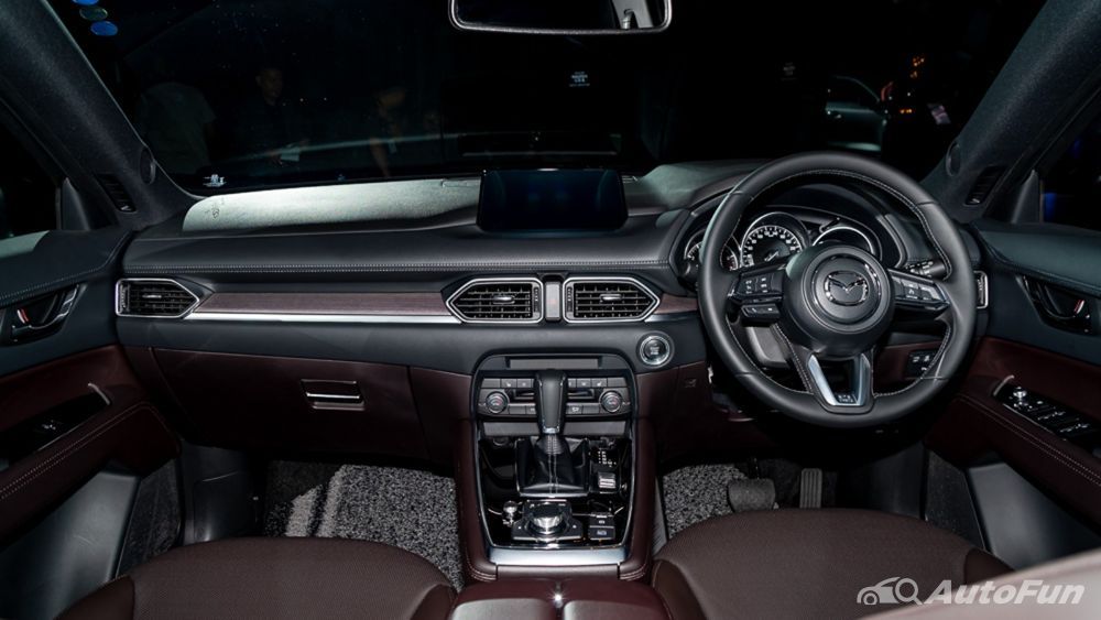 Mazda CX 8 2019 Interior 001