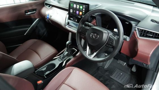 Toyota Corolla Cross Hybrid Interior 003