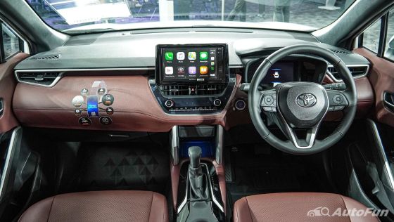 Toyota Corolla Cross Hybrid Interior 002
