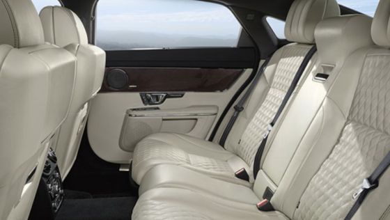 Jaguar XJ 2019 Interior 004