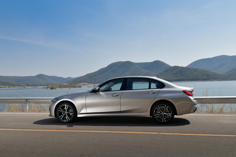 BMW Seri 3 Long Wheelbase Resmi Meluncur di Thailand, Rencana Hadir di Indonesia Batal? 02