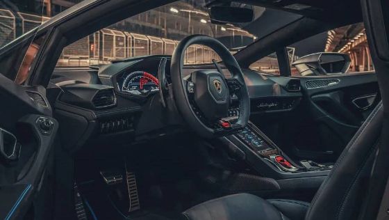 Lamborghini Huracan 2019 Interior 009