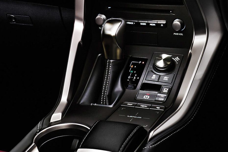 Lexus NX 2019 Interior 005