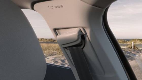 Volvo V40 Cross Country 2019 Interior 012
