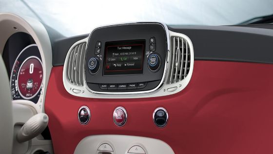 Fiat 500 2019 Interior 004