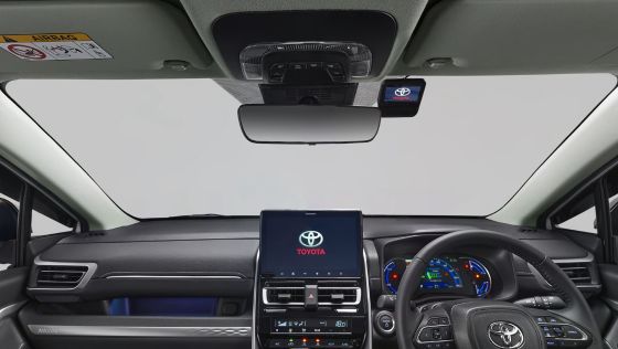 Toyota Kijang Innova Zenix 2023 Public Interior 006