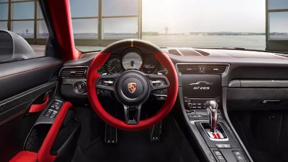 Porsche 911 2019 Interior 001