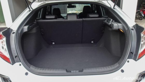 Honda Civic Hatchback RS Interior 004