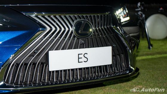 Lexus ES 2019 Eksterior 009
