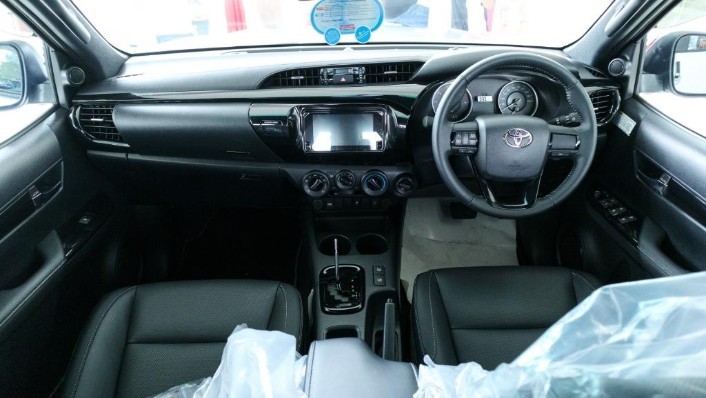 Toyota Hilux 2019 Interior 001
