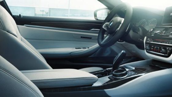 BMW 5 Series Sedan 2019 Interior 004