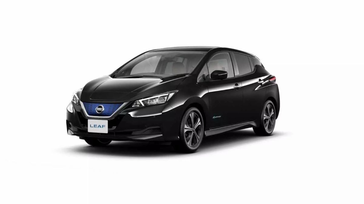 Nissan Leaf Black Star