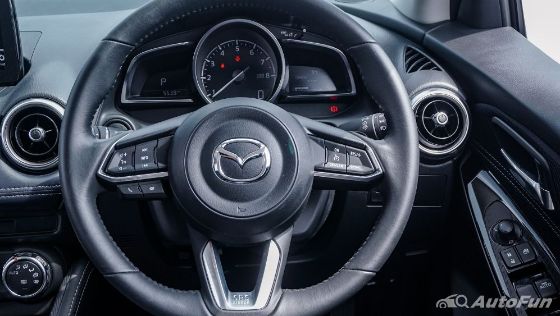 Mazda 2 GT AT 2022 Interior 002
