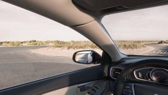 Volvo V40 Cross Country 2019 Interior 011
