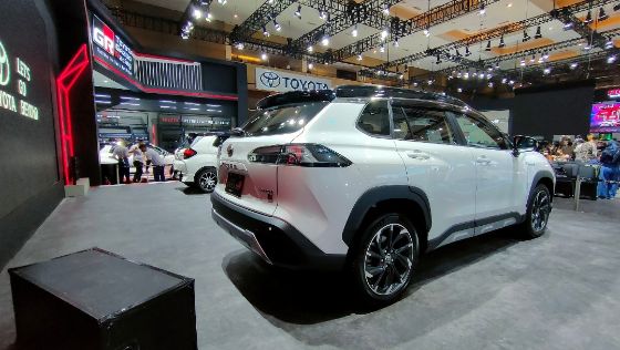 Toyota Corolla Cross Hybrid GR Sport 2023 Eksterior 003