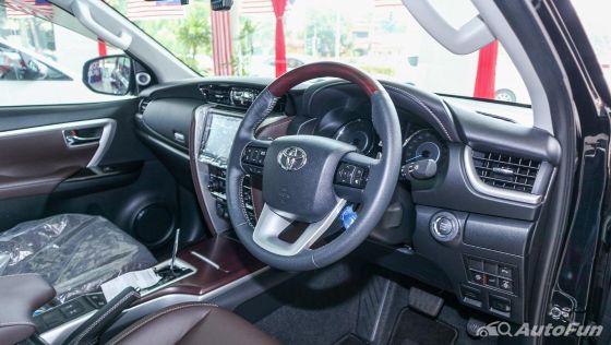 Toyota Fortuner 2019 Interior 002
