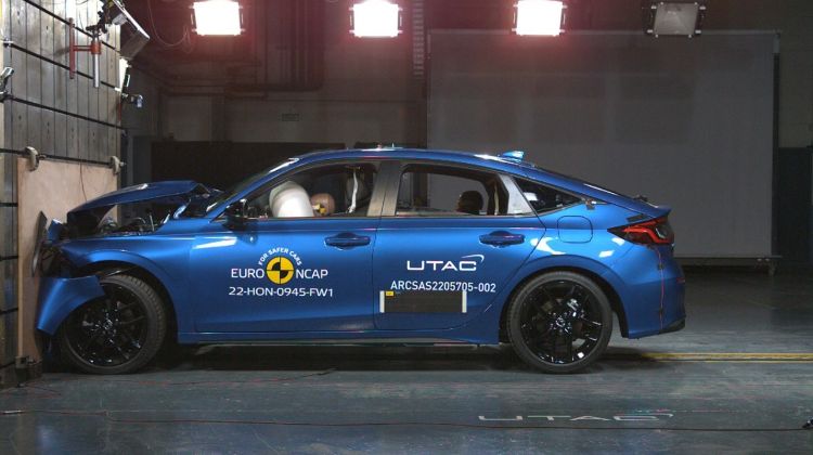 Bermodal 11 Airbags dan Honda Sensing, Honda Civic e: HEV Raih 5 Bintang Uji Keselamatan EURO NCAP