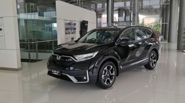 Bergaya Crossover, Toyota Kijang Innova Zenix Tipe V Mampu Ungguli Honda CR-V 2.0?