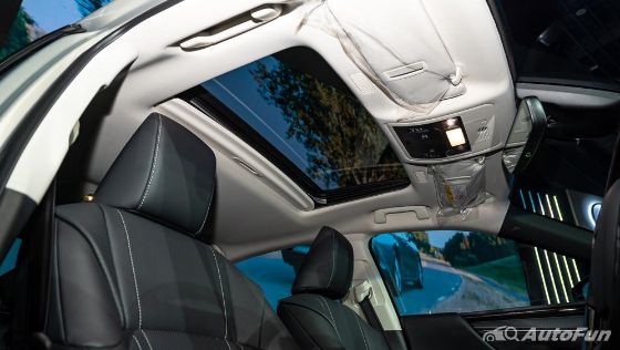 Lexus ES 2019 Interior 031