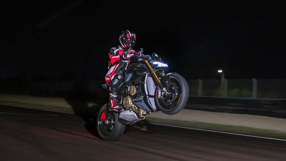 Ducati Streetfighter V4 2023 Eksterior 003