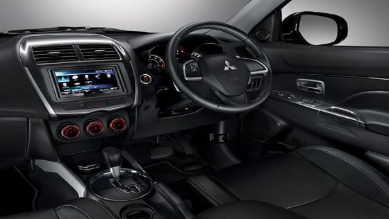 Mitsubishi Outlander Sport 2019 Interior 001