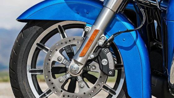 2021 Harley Davidson Road Glide Ultra Standard Eksterior 008