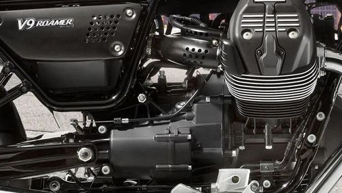 Moto Guzzi V9 Roamer Standard Eksterior 003