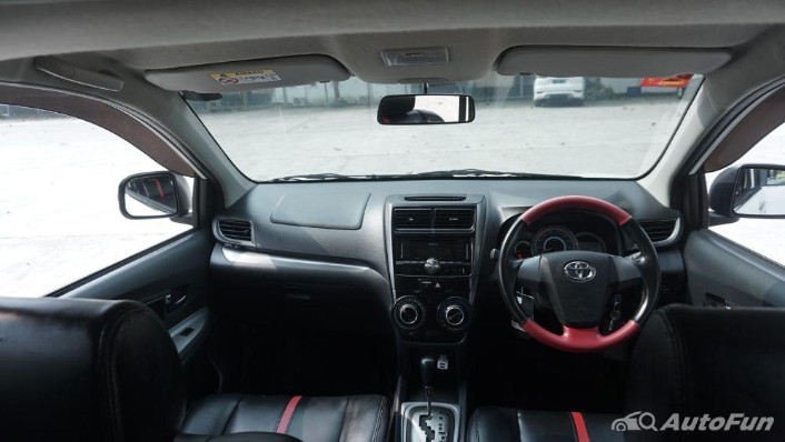 Toyota Avanza Veloz 1.3 MT Interior 001