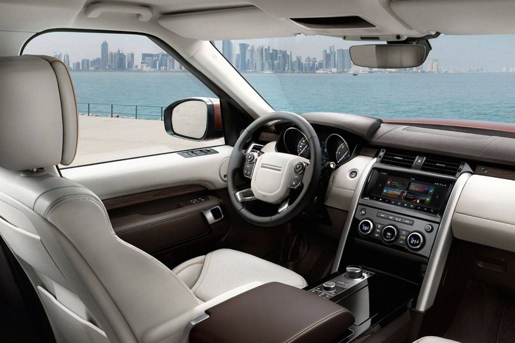 Land Rover Discovery 2019 Interior 001