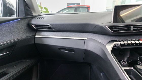 Peugeot 5008 2019 Interior 005