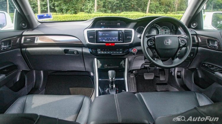Apakah Honda Accord Lebih Unggul dari Toyota Camry 2.5 V?