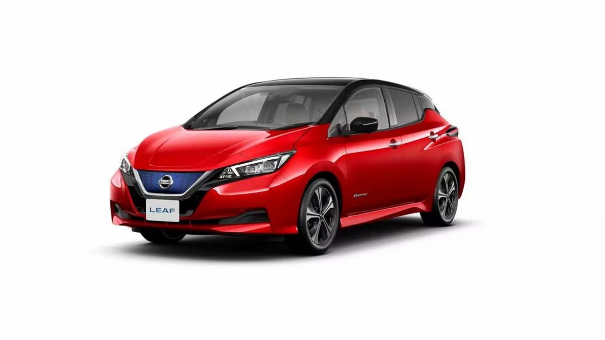 Nissan Leaf Radiant Red with Black Roof