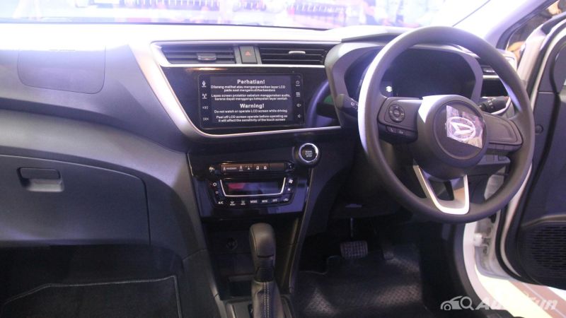 New Daihatsu Sirion 2022 Meluncur, Tanpa ASA Harga Lebih Mahal dari Honda Brio RS 03